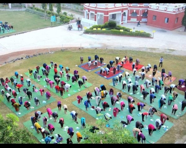 अंतरराष्ट्रीय योग दिवस 2022: खैरागढ़ विश्वविद्यालय में होगा भव्य आयोजन, 10 दिनों का विशेष कैम्प भी