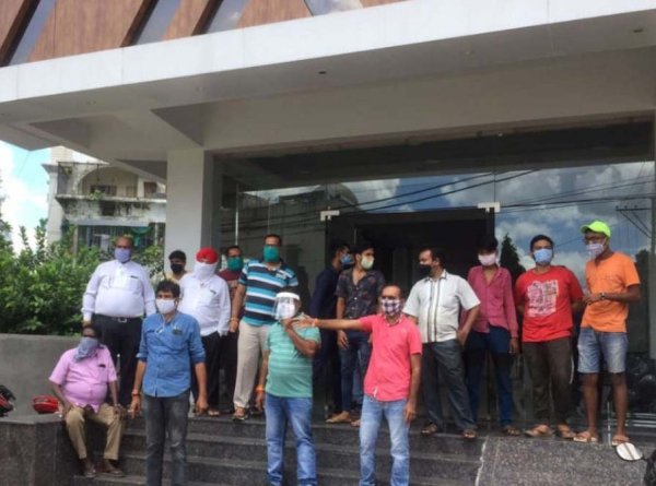 रायपुर के एक होटल को कोविड अस्पताल बनाने पर भड़के स्थानीय निवासी, जम कर किया विरोध कर, दी चेतावनी
