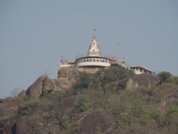 डोंगरगढ़ : इस नवरात्री मां बम्लेश्वरी के ऑनलाइन दर्शन कर सकेंगे श्रद्धालु : पूरा मंदिर सेनेटाइज किया जाएगा