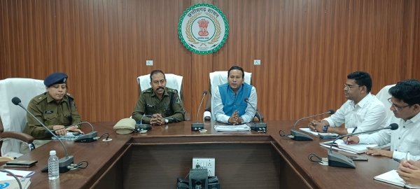  कलेक्टर, एसपी ने ली अधिकारियों की संयुक्त बैठकCollector SP took joint meeting of officers