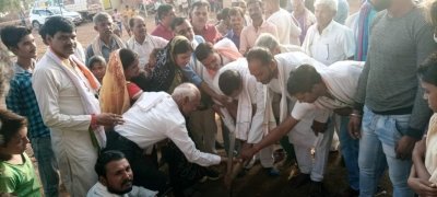 विधायक ने विभिन्न विकास कार्यों का किया भूमिपूजन