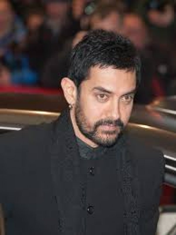 रिया चक्रवर्ती के कॉल डिटेल में आमिर खान से समपर्क में रहने का खुलासा, वही इस मामले सांसद संजय राउत को कोर्ट का नोटिस