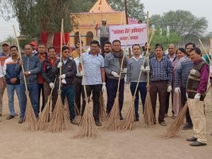 स्वच्छ तीर्थ अभियान के तहत मंदिर प्रांगणों की हुई साफ-सफाई