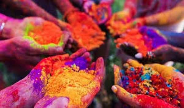 Holi 2020: जानिए रंगों का जीवन में क्या है महत्व
