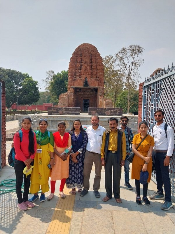 संगीत विवि के छात्रों ने की सिरपुर की यात्रा