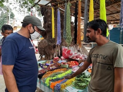 Khairagarh: नींबू-पान बेचने वाले का गोमास्ता एक्ट में काटा चालान, हंगामा मचा तब लौटाई राशि